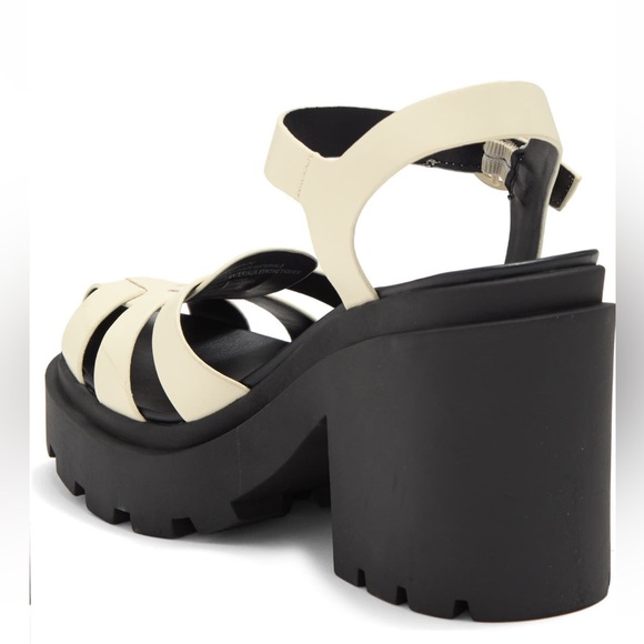 Abound Lug Chunky Sandals - Picture 2 of 9